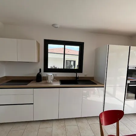 Holiday home Maison Independante Entre Et Montagne